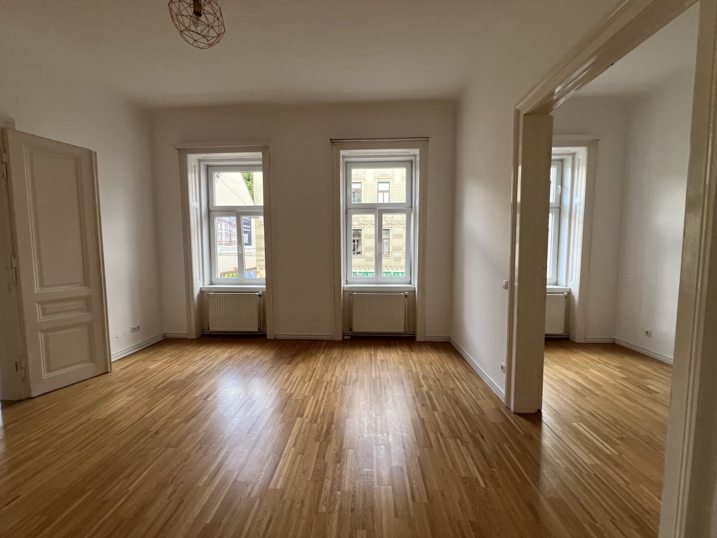 die weiteren Zimmer