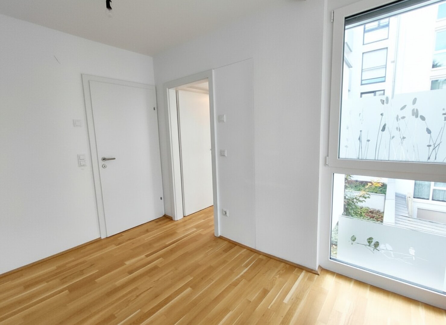 Büro bzw. Praxis mit Garagenplatz