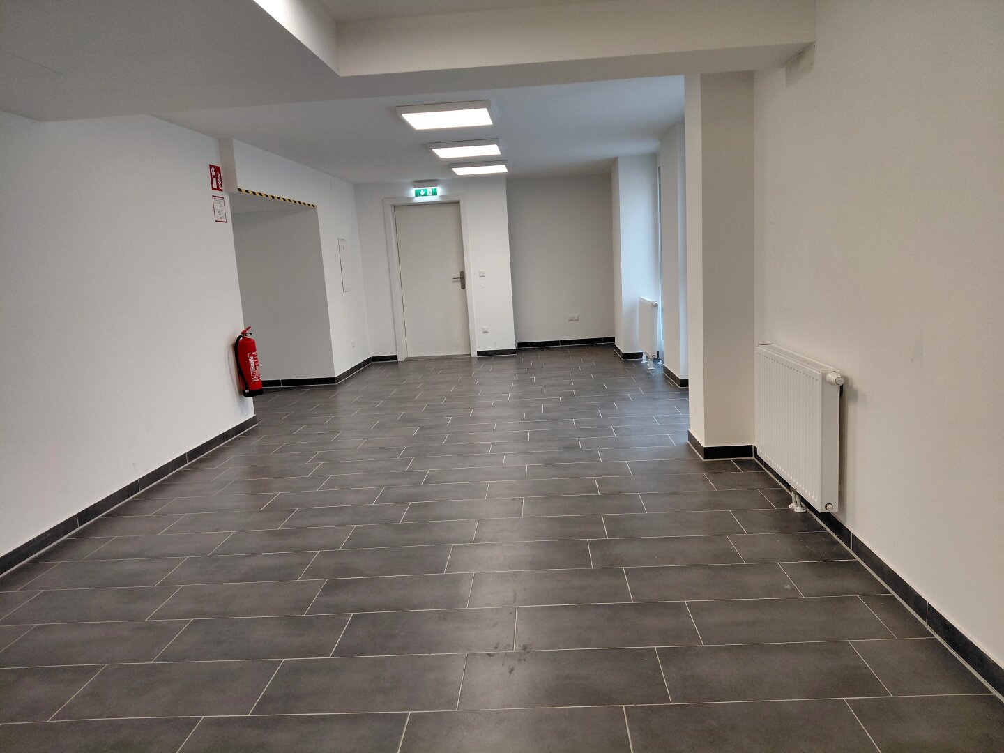 Büro bzw. Praxis mit Garagenplatz