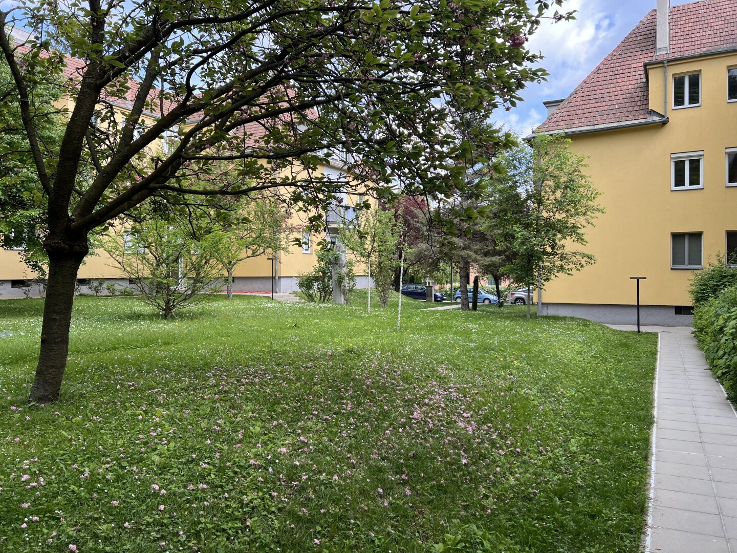 Wohnhausanlage im Grünen