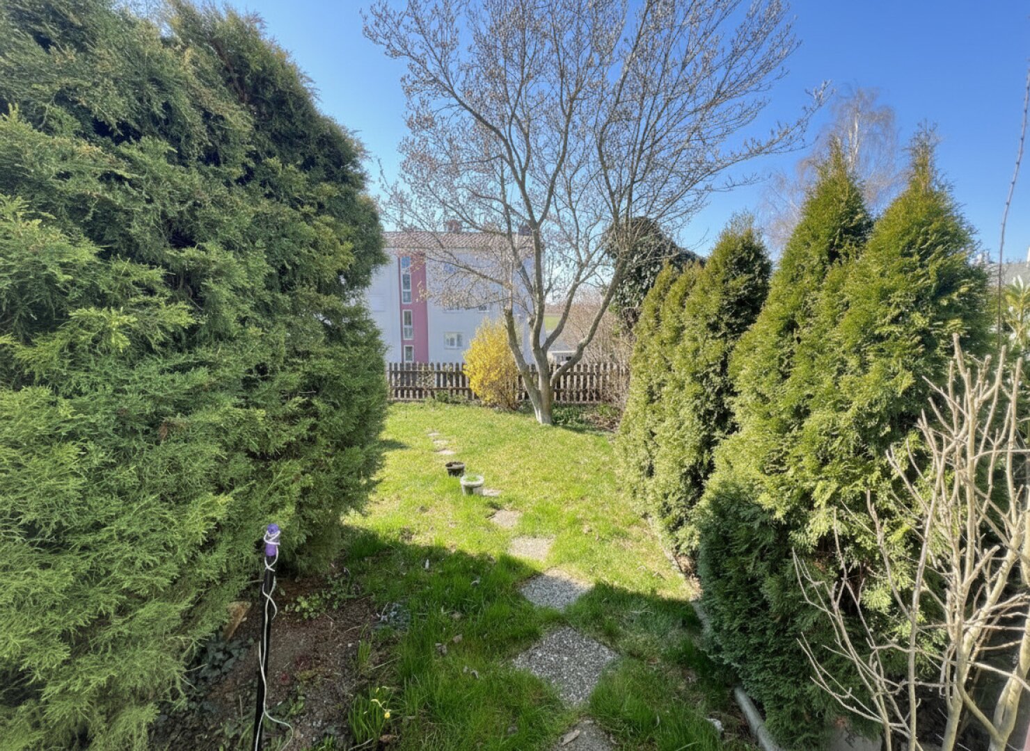Reihenhausähnliche Wohnung mit Garten, Terrasse und Garage in Mistelbach