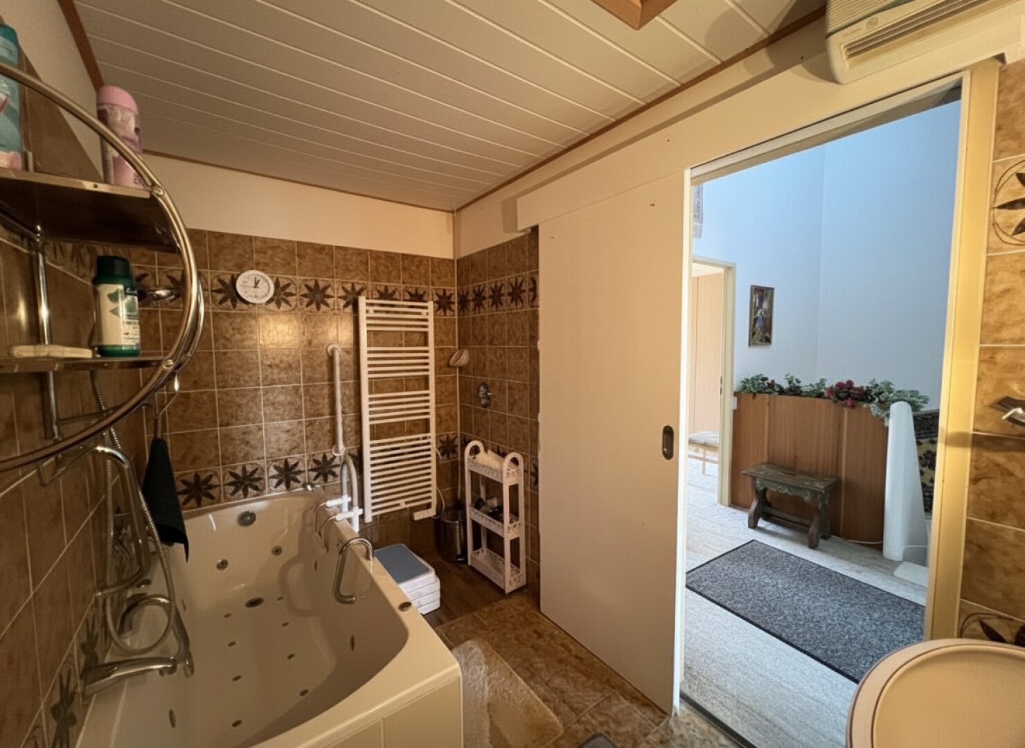 Reihenhausähnliche Wohnung mit Garten, Terrasse und Garage in Mistelbach