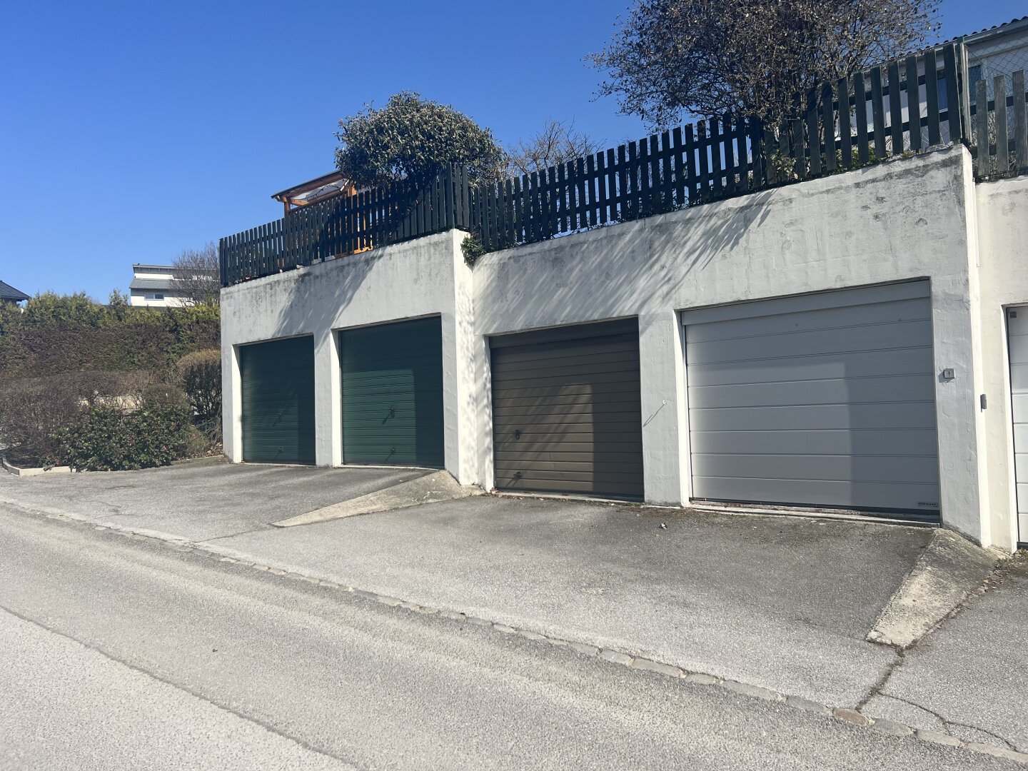 Reihenhausähnliche Wohnung mit Garten, Terrasse und Garage in Mistelbach
