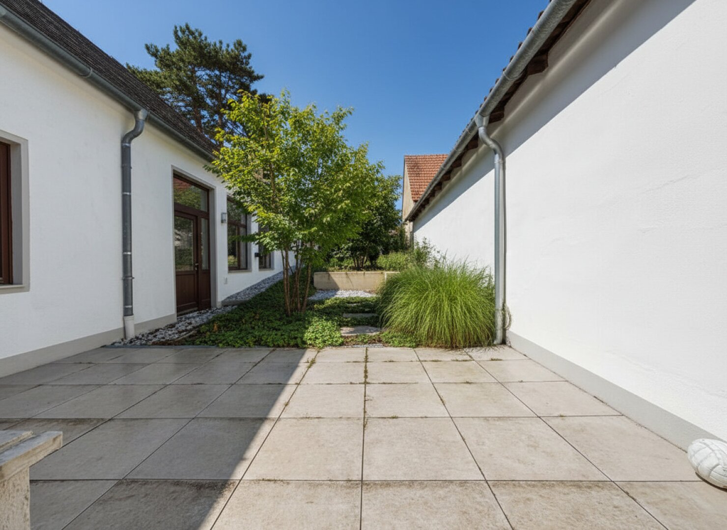 Atrium-Terrasse und Garten