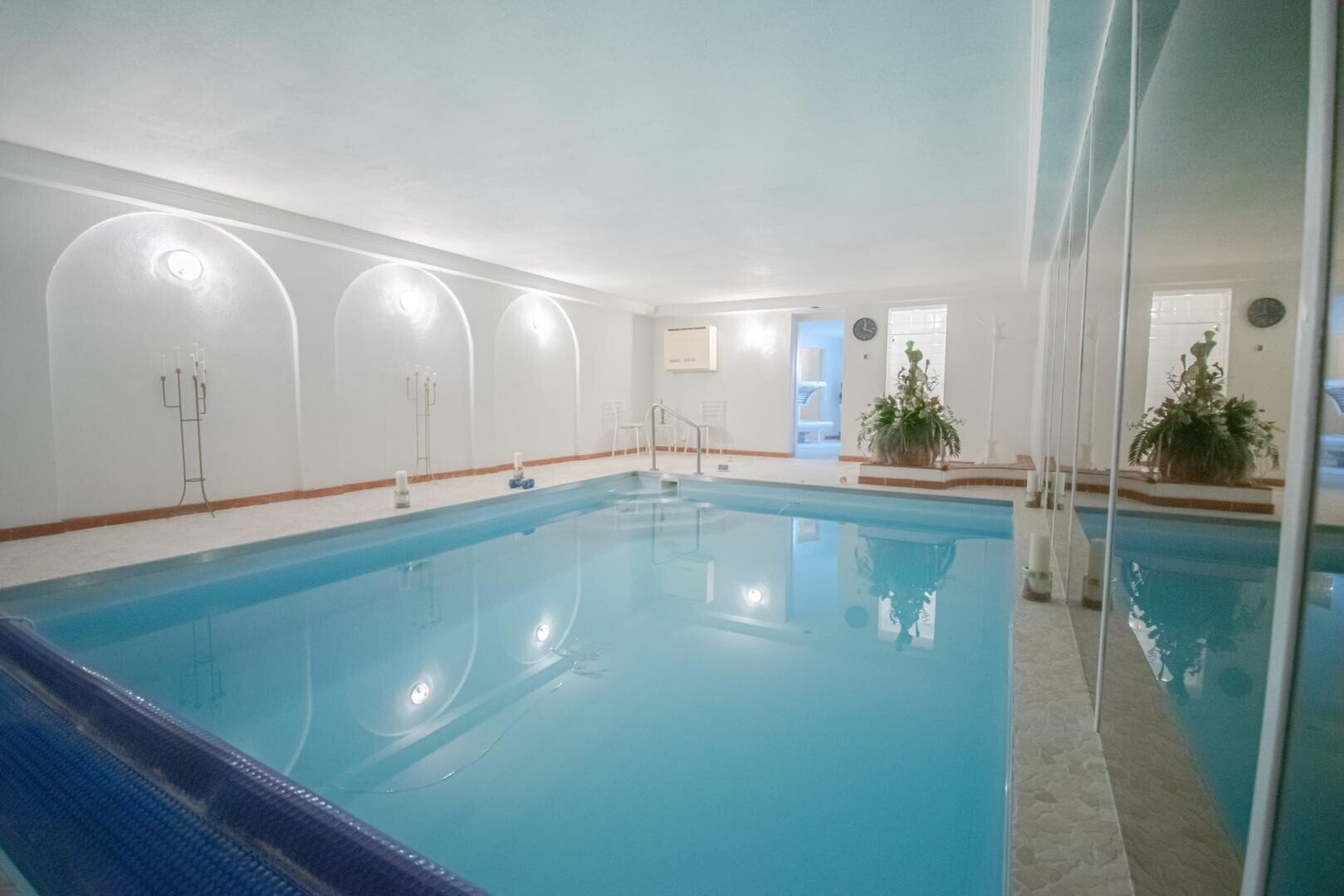 Indoor-Pool