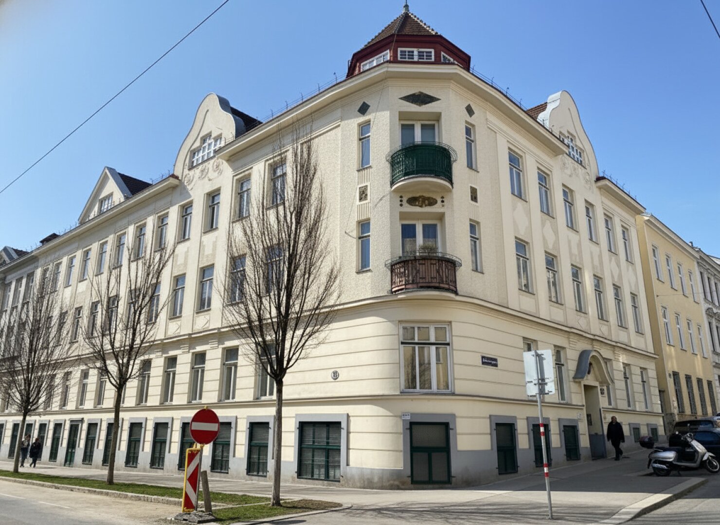 Große Halle mit Gussasphalt - Großartige Sichtbarkeit & Exklusiver Werbeauftritt