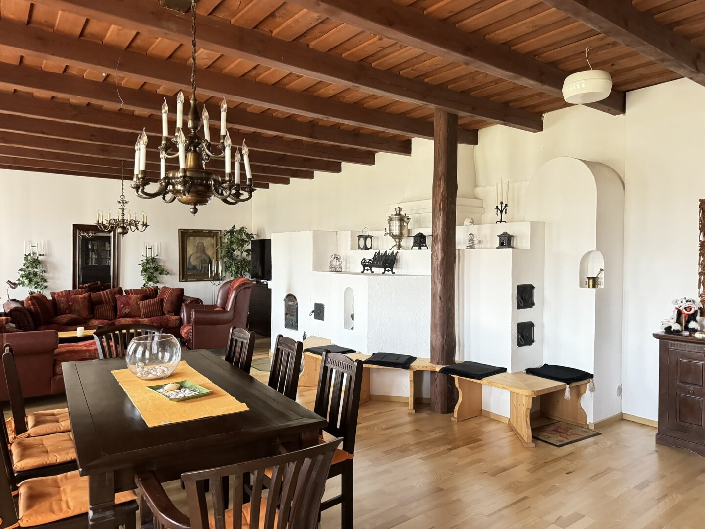 Einzigartiges repräsentatives Wohnhaus mit großer Bau- und landwirtschaftlicher Fläche