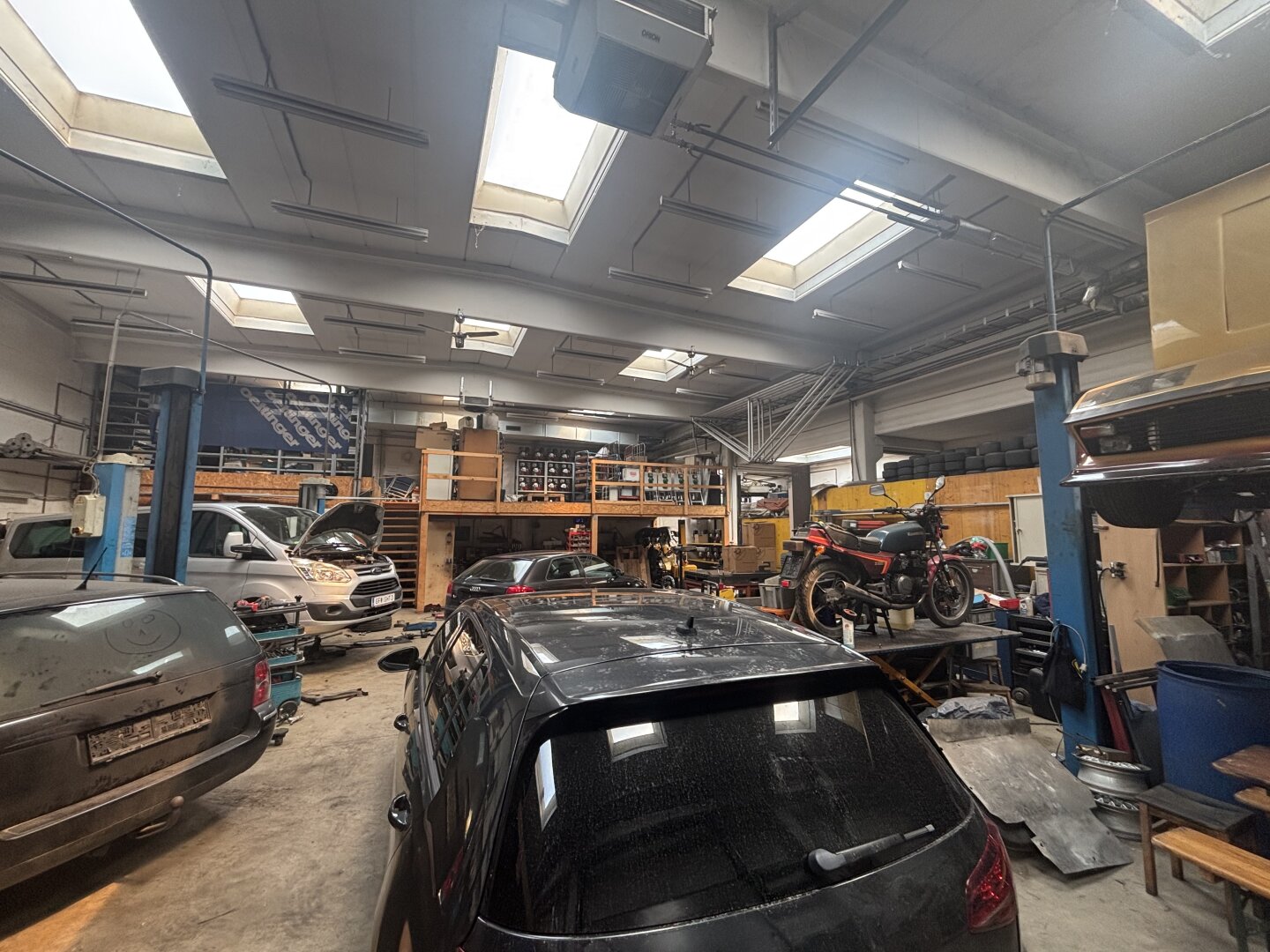 Moderne Industriehalle 300m² in 2242 Prottes