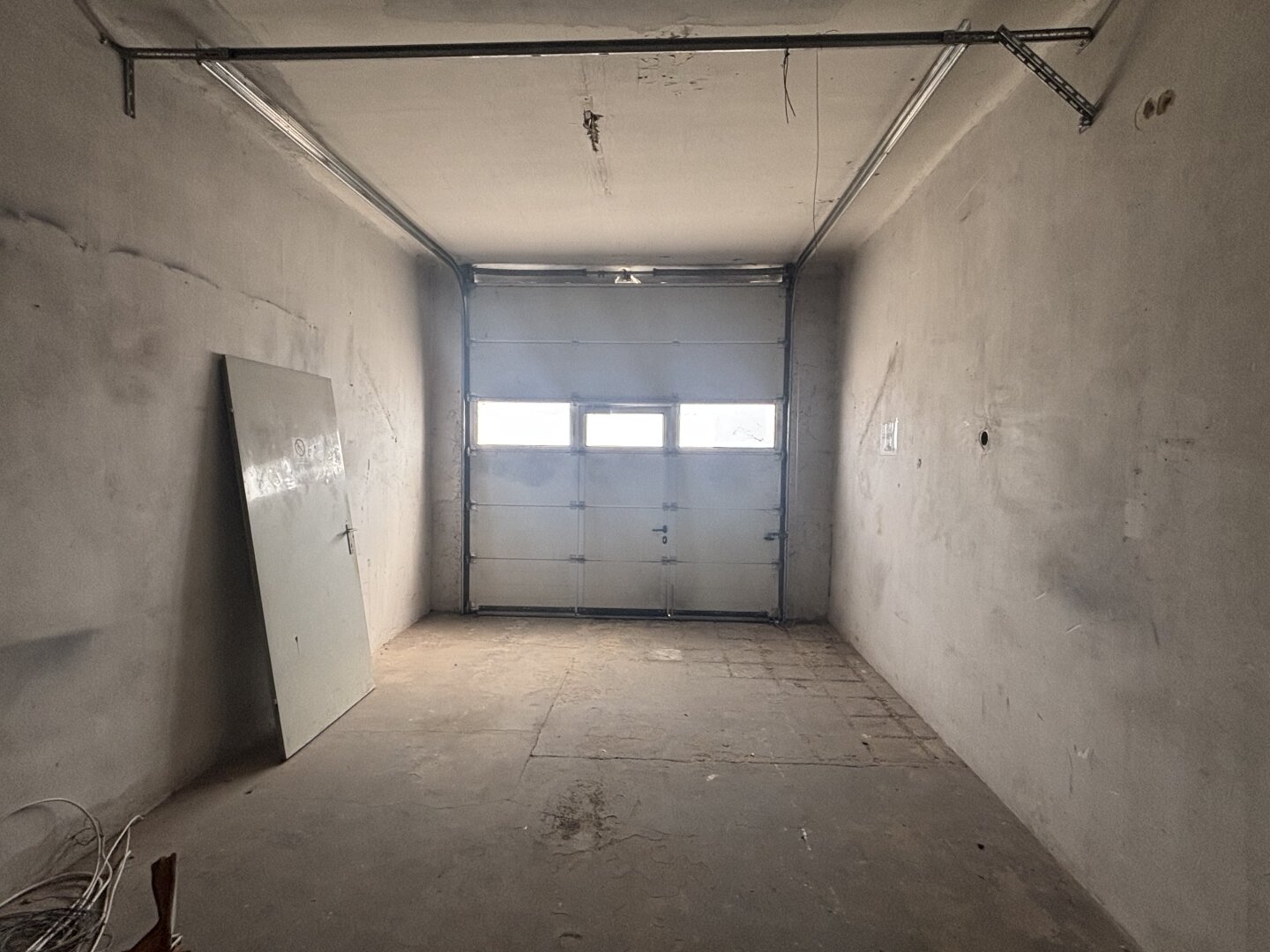 Gewerbehalle 30m² in 2242 Prottes – Top Lage
