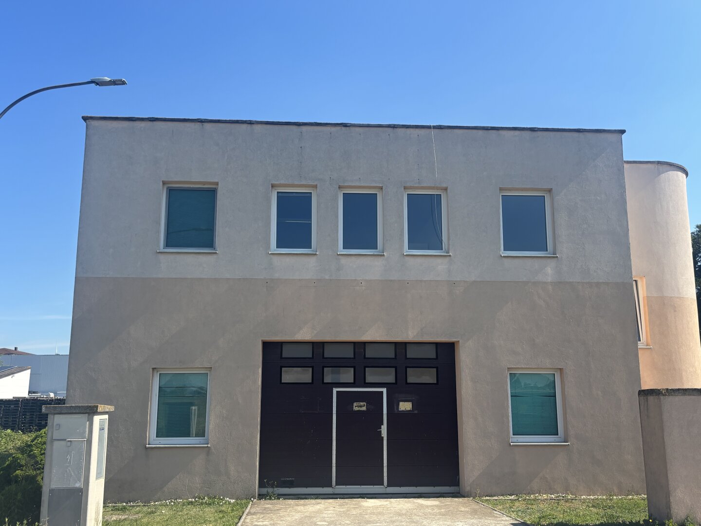 Gewerbehalle mit Büro/Arbeiterquartier in Hagenbrunn!