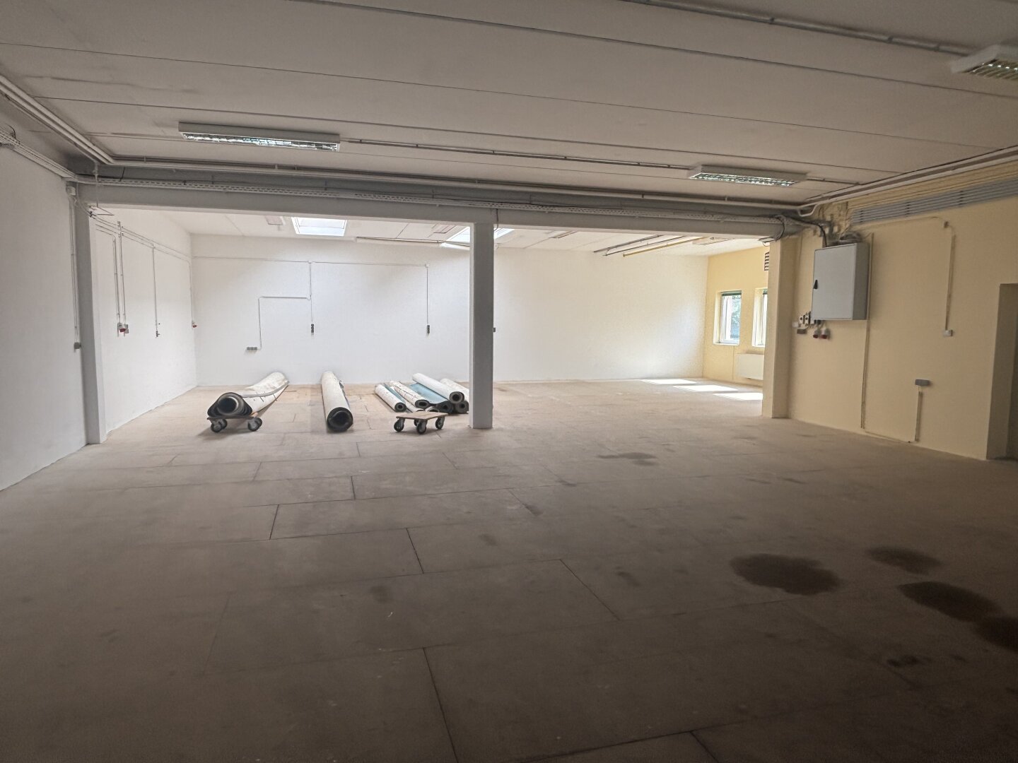 Gewerbehalle mit Büro/Arbeiterquartier in Hagenbrunn!