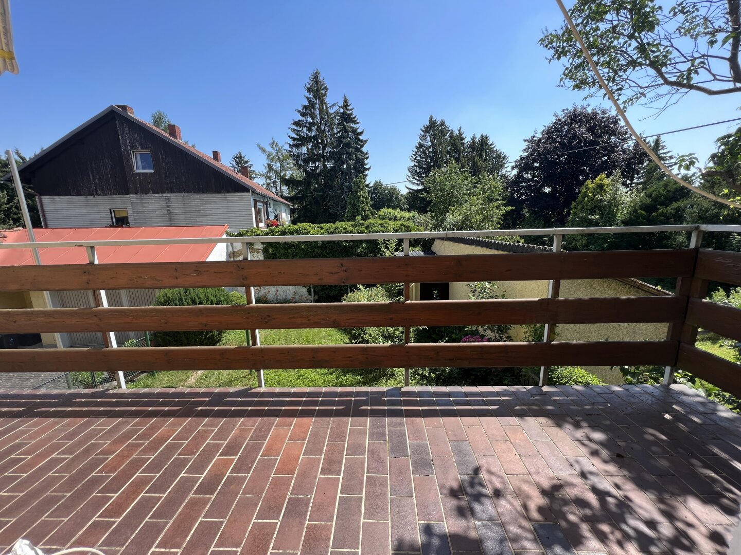 Helle 2,5 Zimmer Wohnung mit Einbauküche und Balkon !