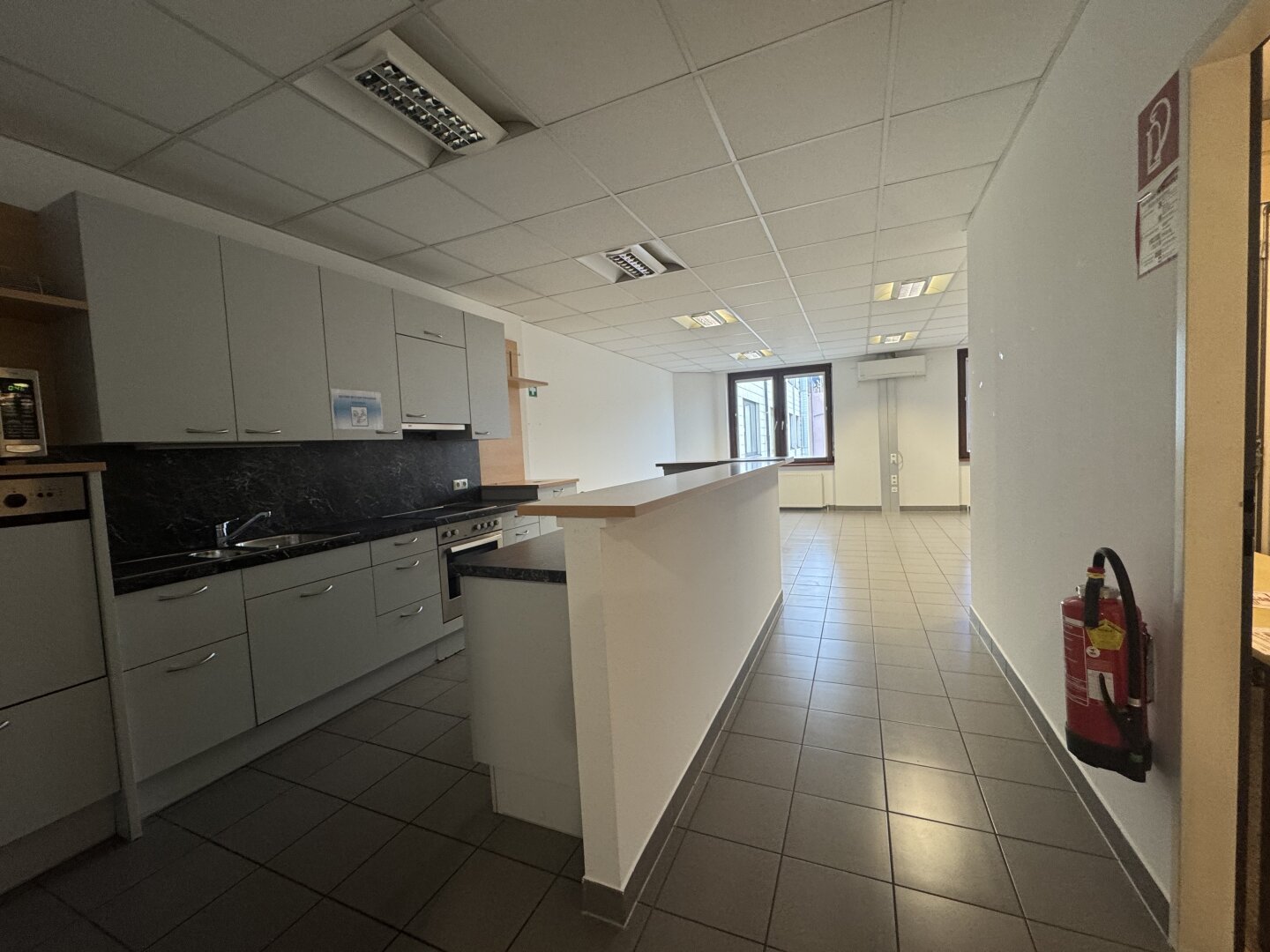 Großzügige Büro/Praxis 2 OG in Top Lage – 423 m² Ideal für Ihr Business!