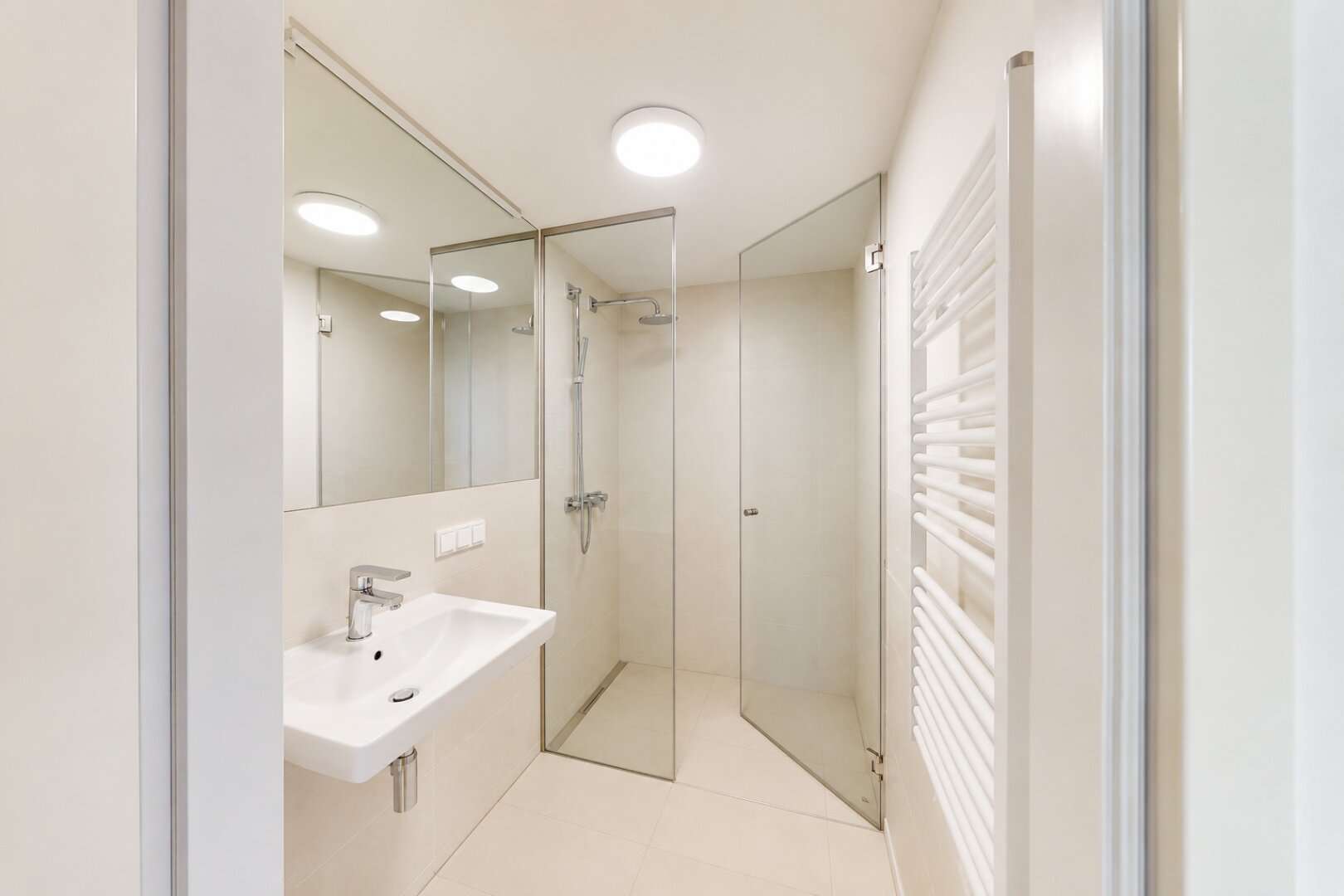 EXKLUSIVE 4-ZIMMER-WOHNUNG MIT FERNBLICK