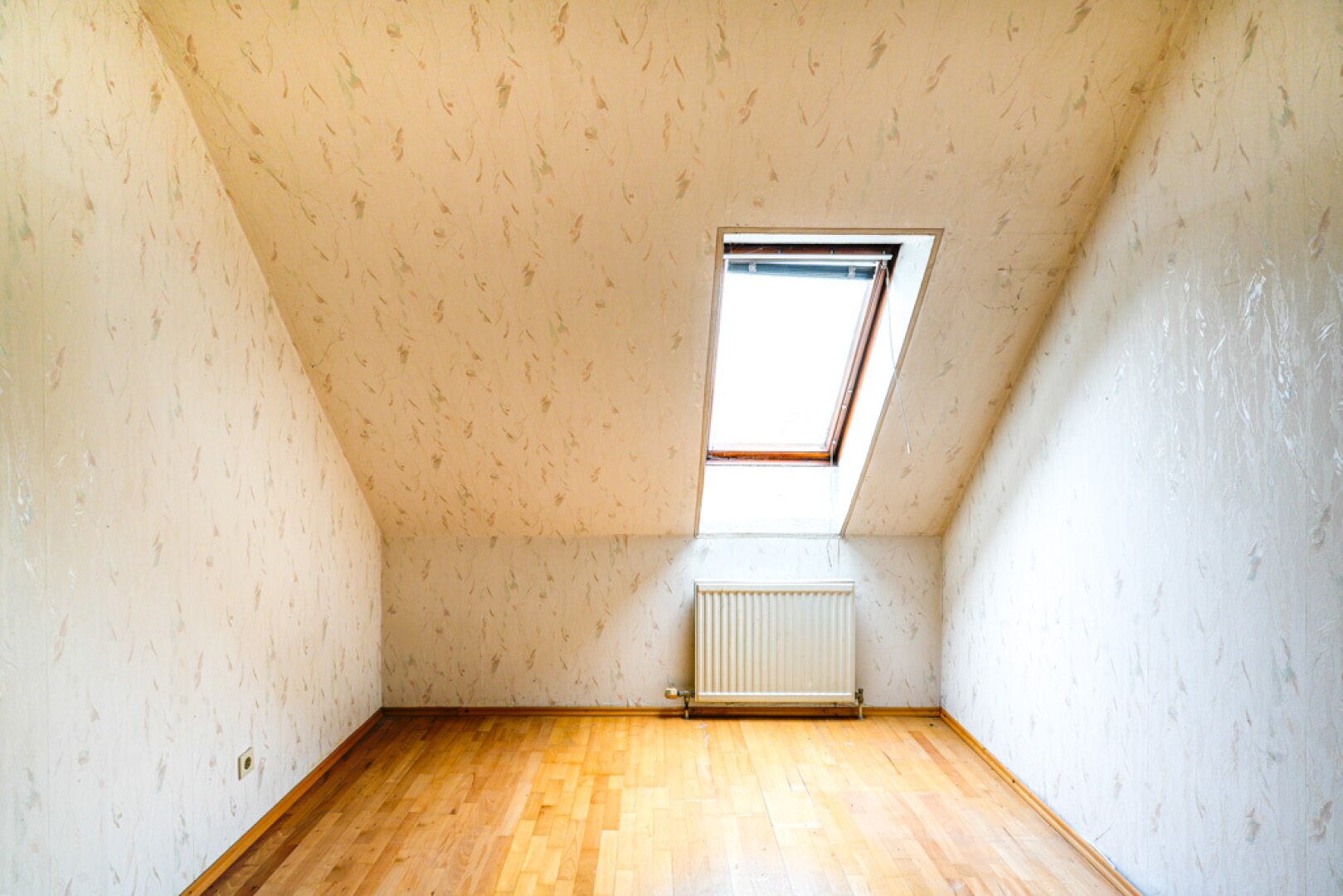 Schlafzimmer (W) OG.