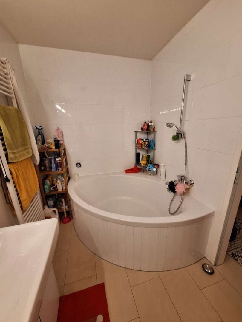 Sehr gepflegte Wohnung im 22.Bezirk mit großen Balkonen abzugeben