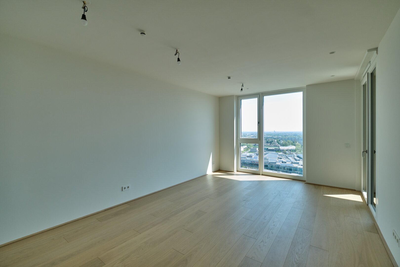 Neubau Erstbezug - mit umfassendem Blick aus dem 25. Stock