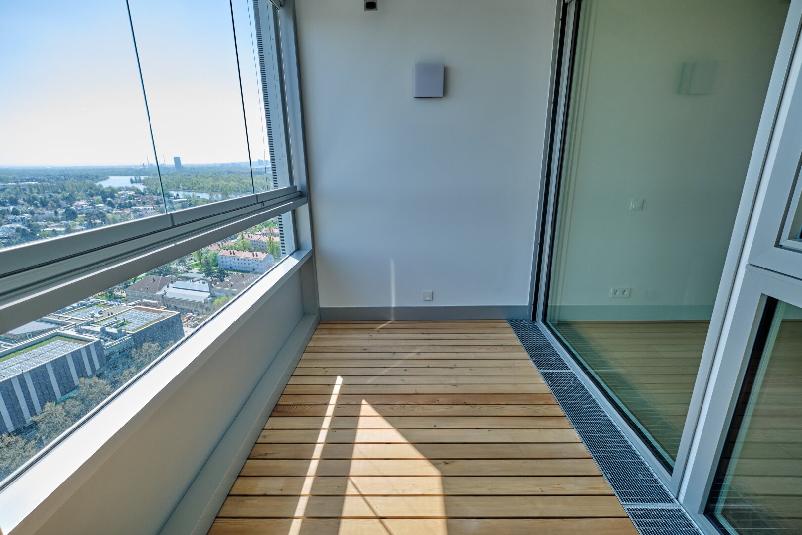 Neubau Erstbezug - mit umfassendem Blick aus dem 25. Stock