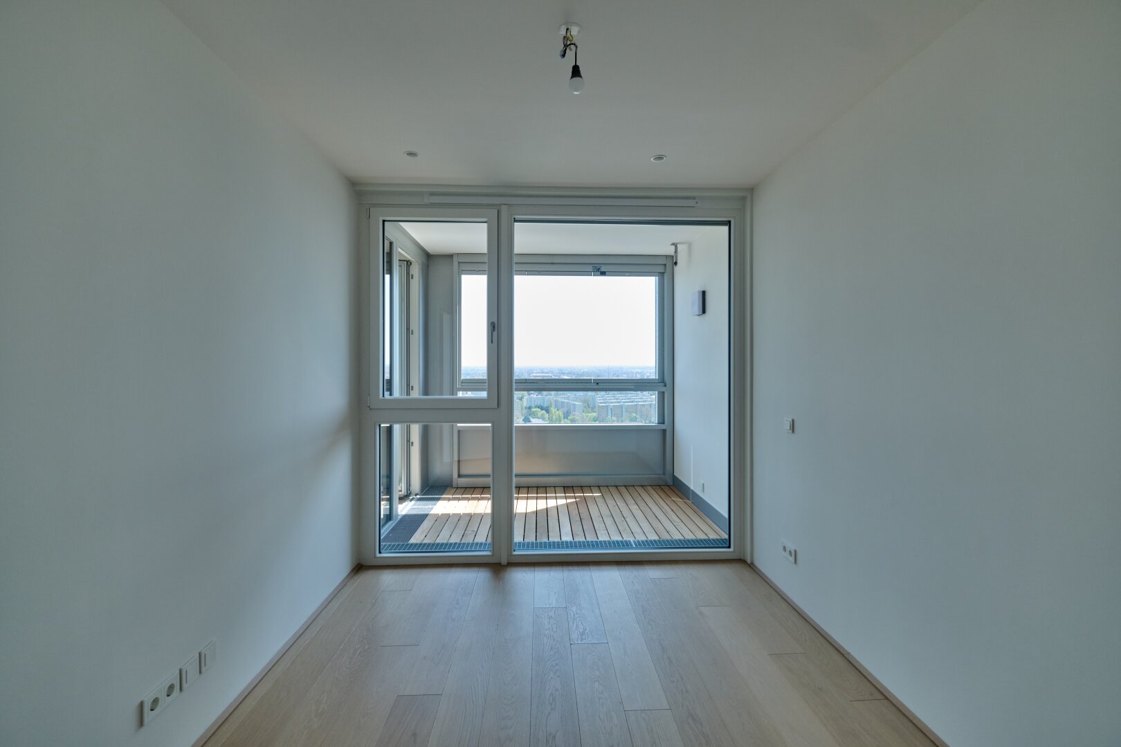 Neubau Erstbezug - mit umfassendem Blick aus dem 25. Stock