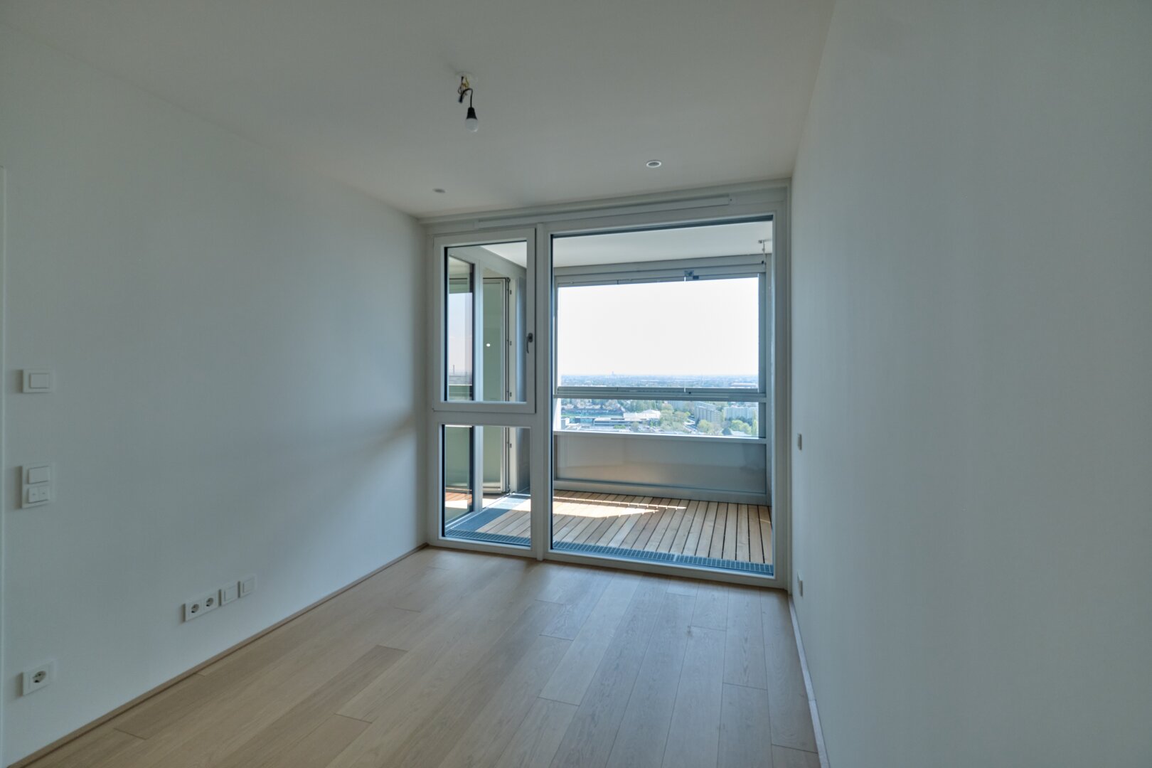 Neubau Erstbezug - mit umfassendem Blick aus dem 25. Stock