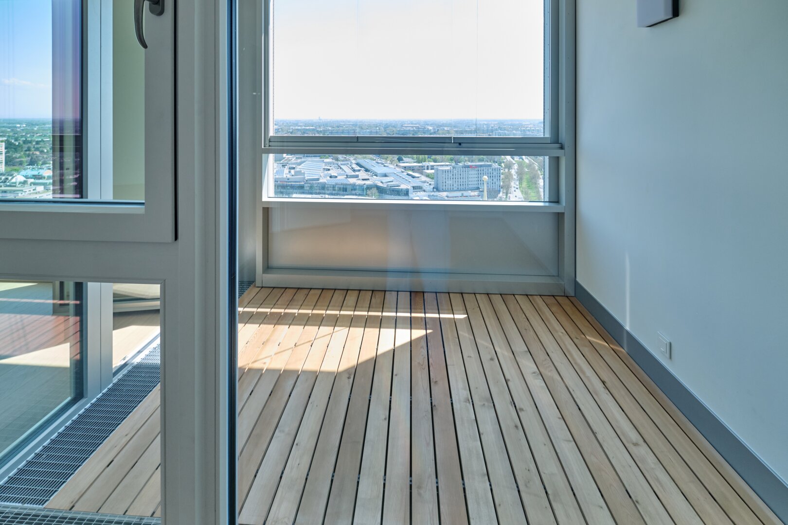 Neubau Erstbezug - mit umfassendem Blick aus dem 25. Stock