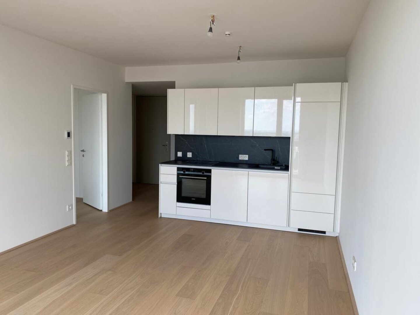 Neubau Erstbezug - mit umfassendem Blick aus dem 25. Stock