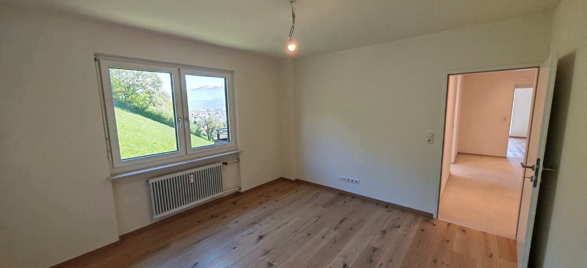 Ruhige, sonnige Aussichtslage in Hötting – stilvoll sanierte 3-Zimmer-Wohnung mit 2 Balkonen #10453