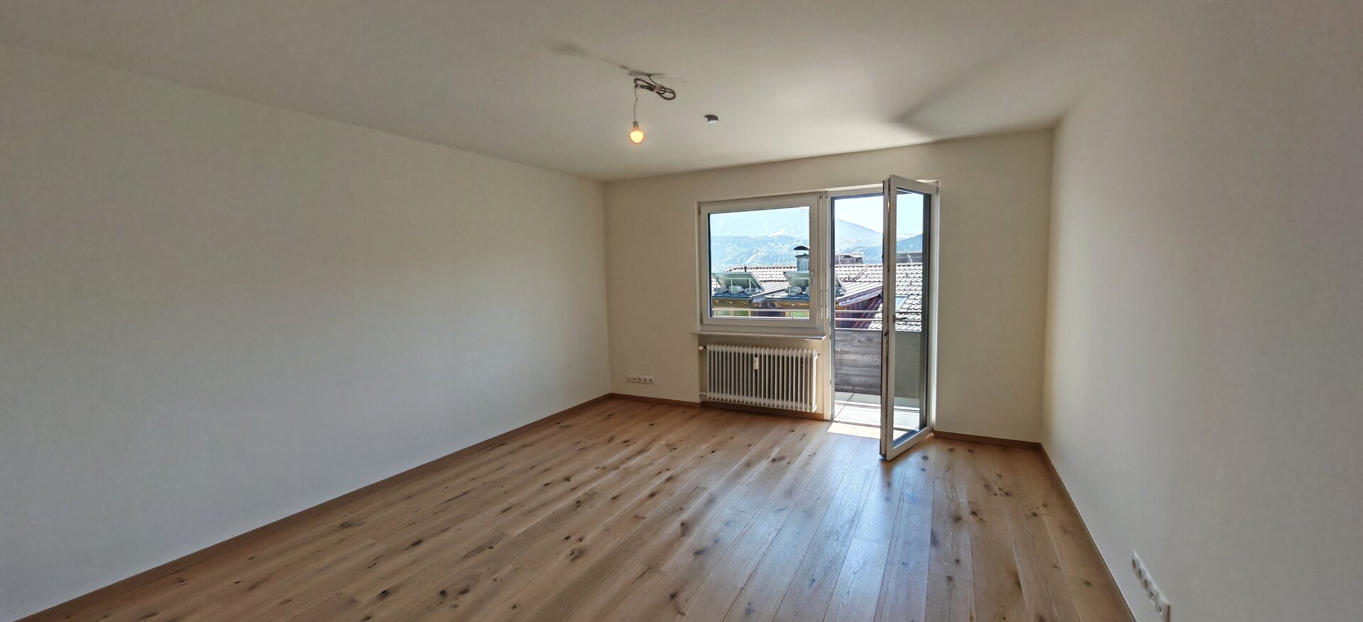 Ruhige, sonnige Aussichtslage in Hötting – stilvoll sanierte 3-Zimmer-Wohnung mit 2 Balkonen #10453