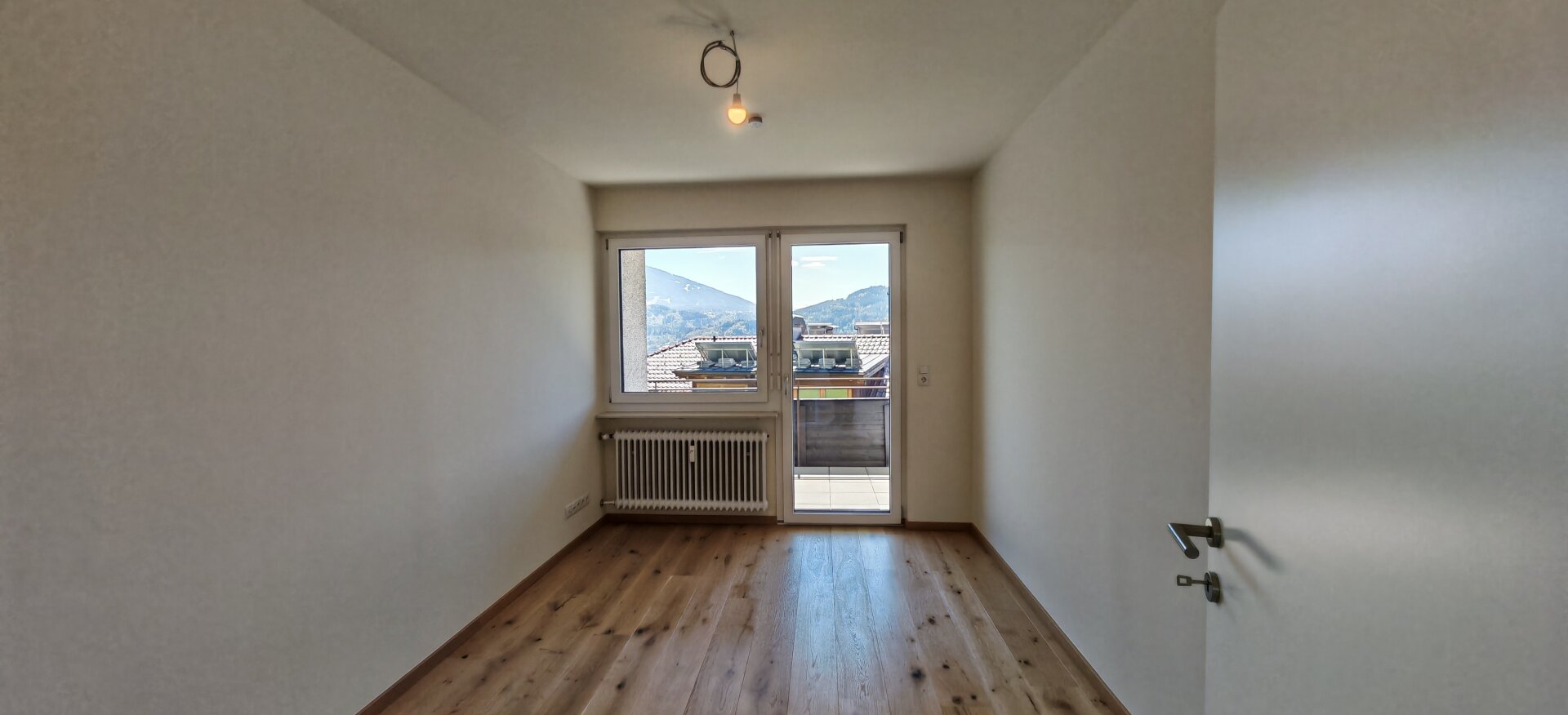 Ruhige, sonnige Aussichtslage in Hötting – stilvoll sanierte 3-Zimmer-Wohnung mit 2 Balkonen #10453