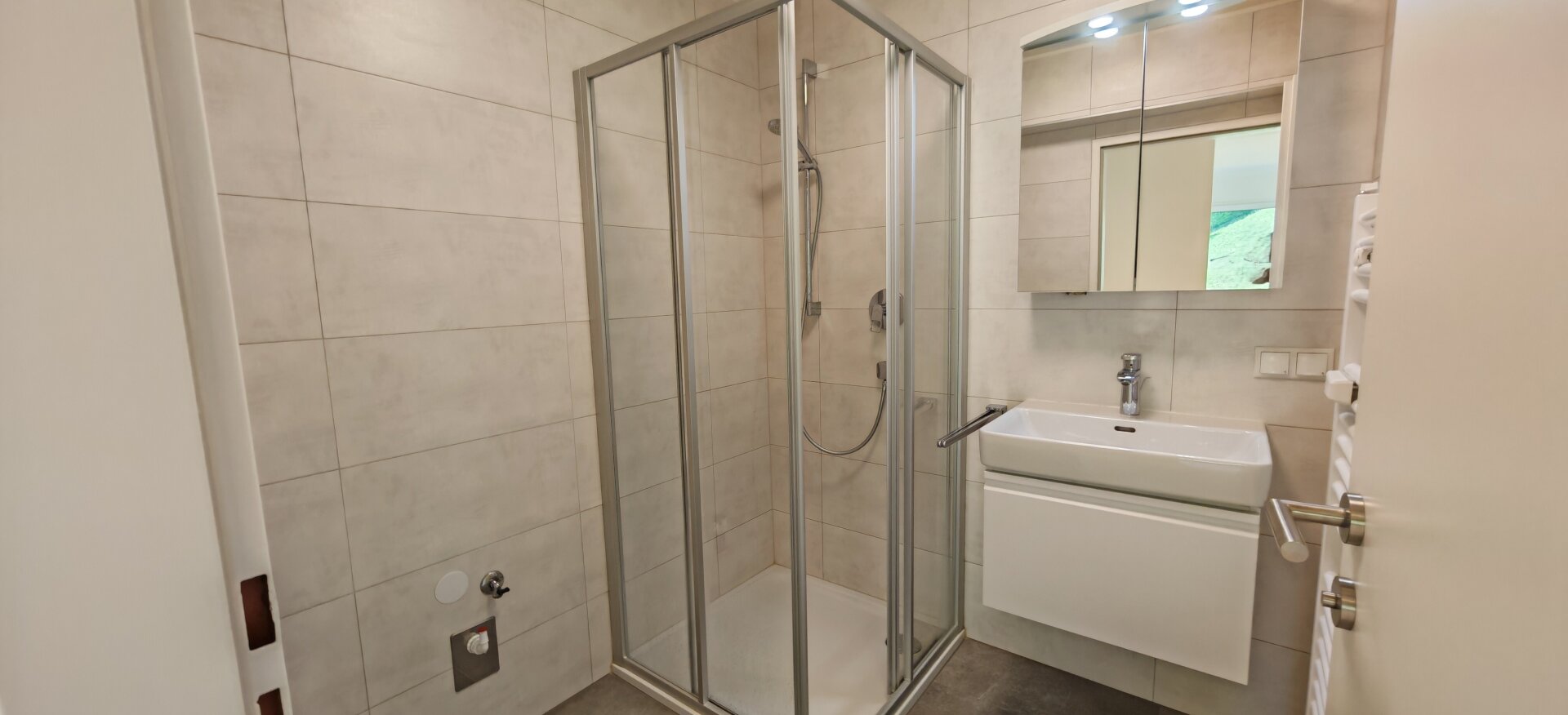 Ruhige, sonnige Aussichtslage in Hötting – stilvoll sanierte 3-Zimmer-Wohnung mit 2 Balkonen #10453