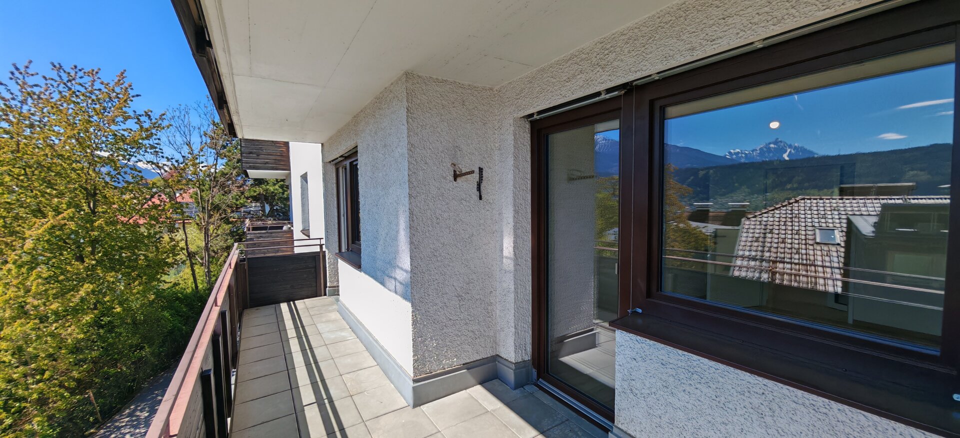 Ruhige, sonnige Aussichtslage in Hötting – stilvoll sanierte 3-Zimmer-Wohnung mit 2 Balkonen #10453