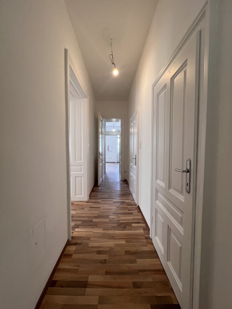 Charmante Altbauwohnung mit 3 Zimmern und Kabinett