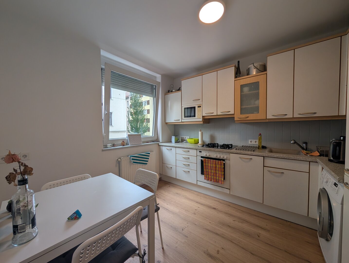 Ruhige Lage – 2 Zimmer – Separate Küche