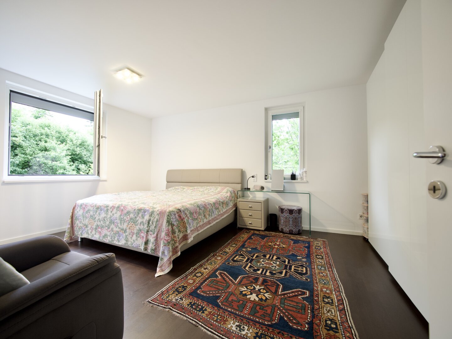 Neustift am Walde - Großzügige Vier-Zimmer Terrassenwohnung inklusive zweier Tiefgaragenplätze