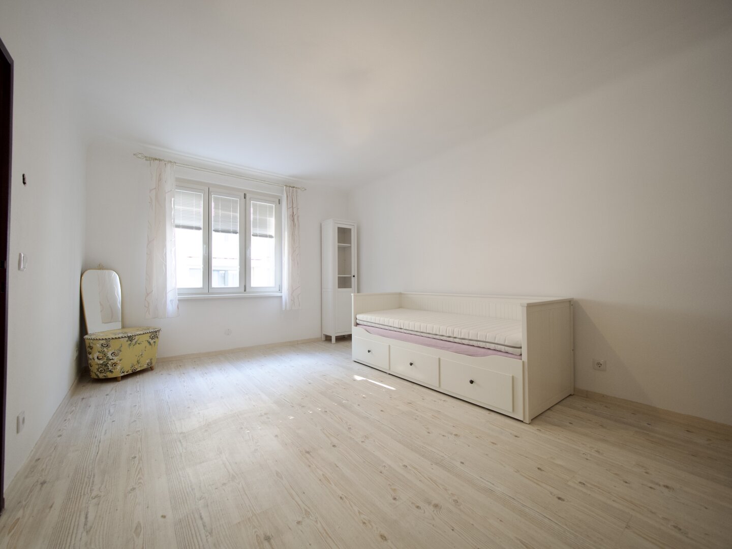 Toll geschnittene Drei-Zimmer-Wohnung mit Wohlfühl- und Ausbaupotenzial in Margareten