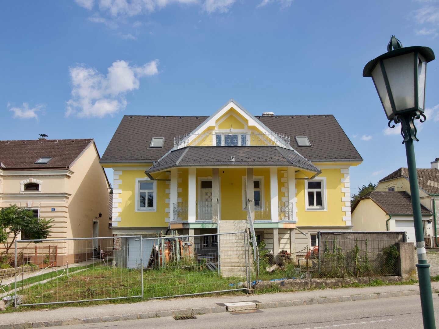 Jahrhundertwende-Villa mit Garage und südostseitigem Garten