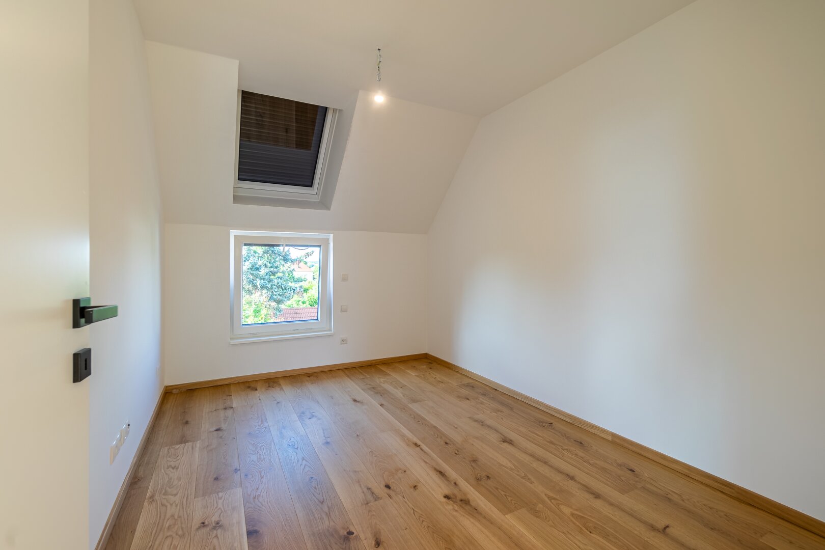 *DACHGESCHOSS* Traumhafte 5-Zimmer Wohnung mit Terrasse!