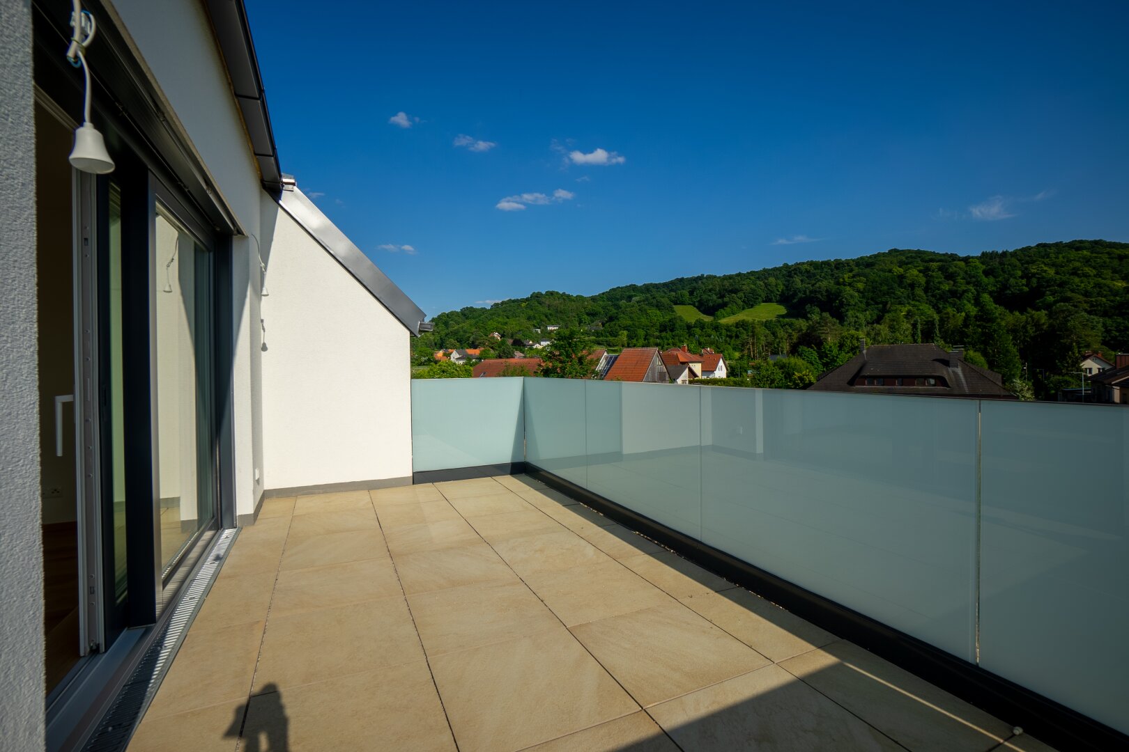*DACHGESCHOSS* Traumhafte 5-Zimmer Wohnung mit Terrasse!