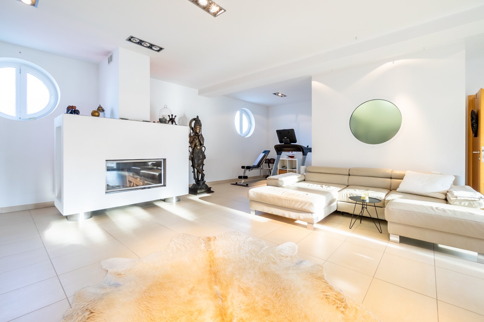 *NEU* Einzigartiges Einfamilienhaus mit 422 m2 Nutzfläche - Trennung auf 2 Wohneinheiten möglich!