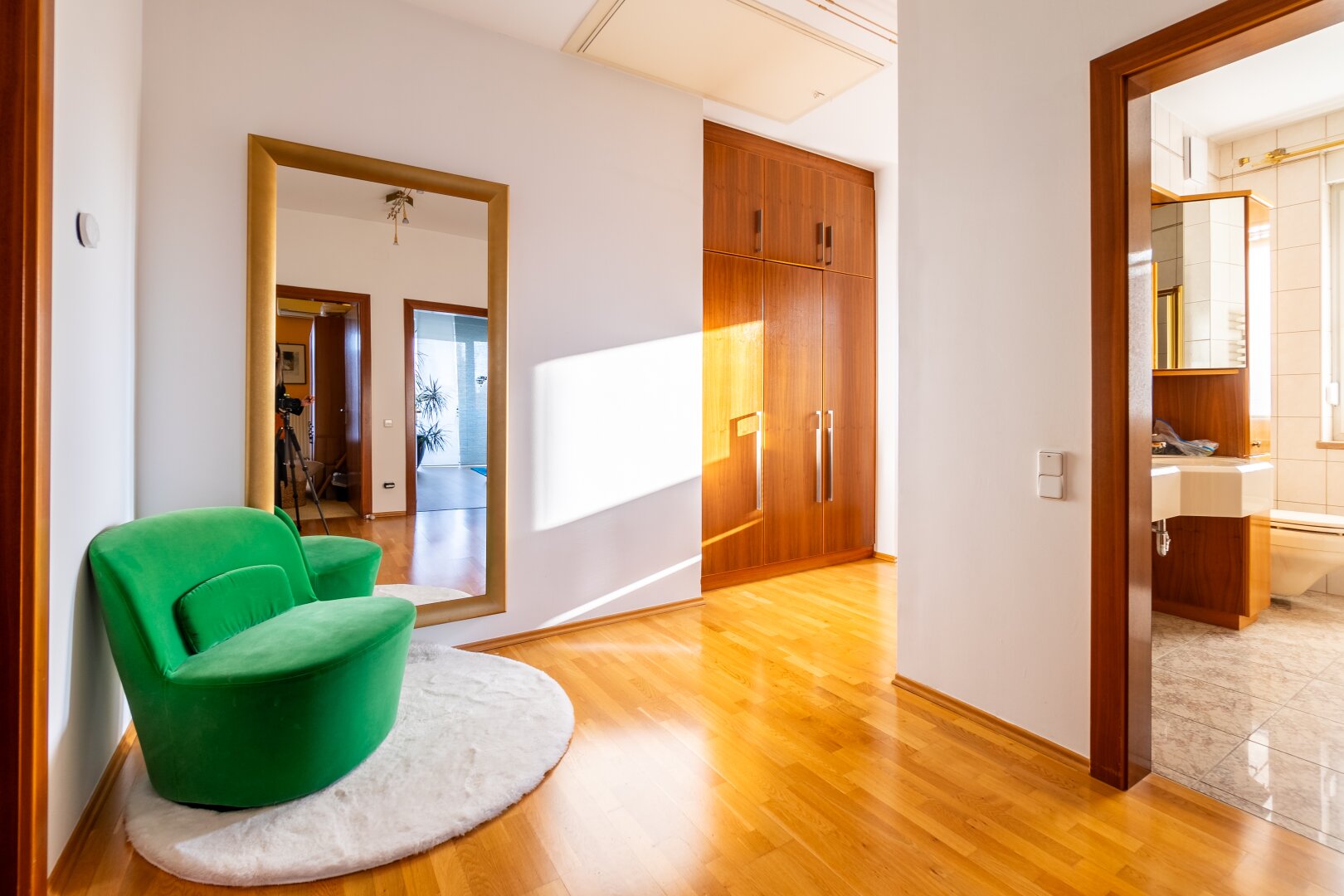 *NEU* Einzigartiges Einfamilienhaus mit 422 m2 Nutzfläche - Trennung auf 2 Wohneinheiten möglich!