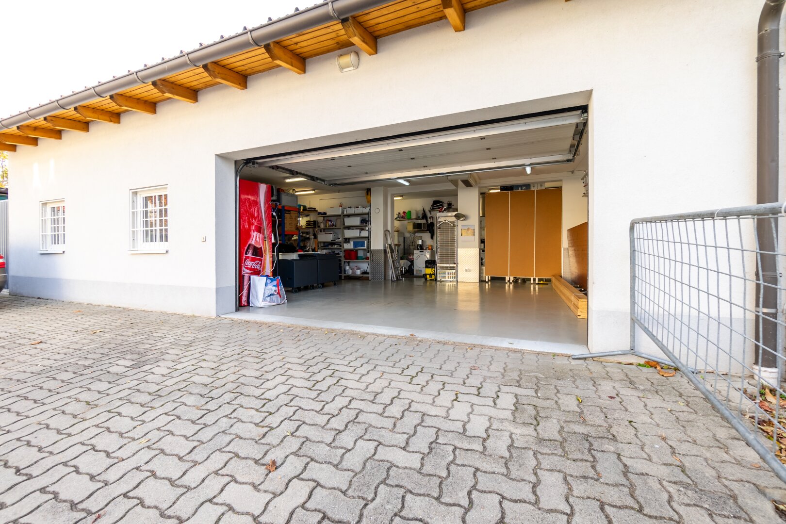 *NEU* Einzigartiges Einfamilienhaus mit 422 m2 Nutzfläche - Trennung auf 2 Wohneinheiten möglich!