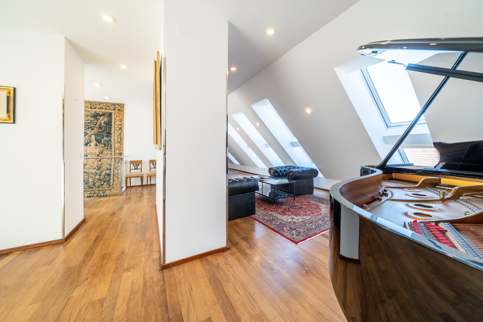 Penthouse-Charme: Exklusive Maisonette mit Dachterrasse