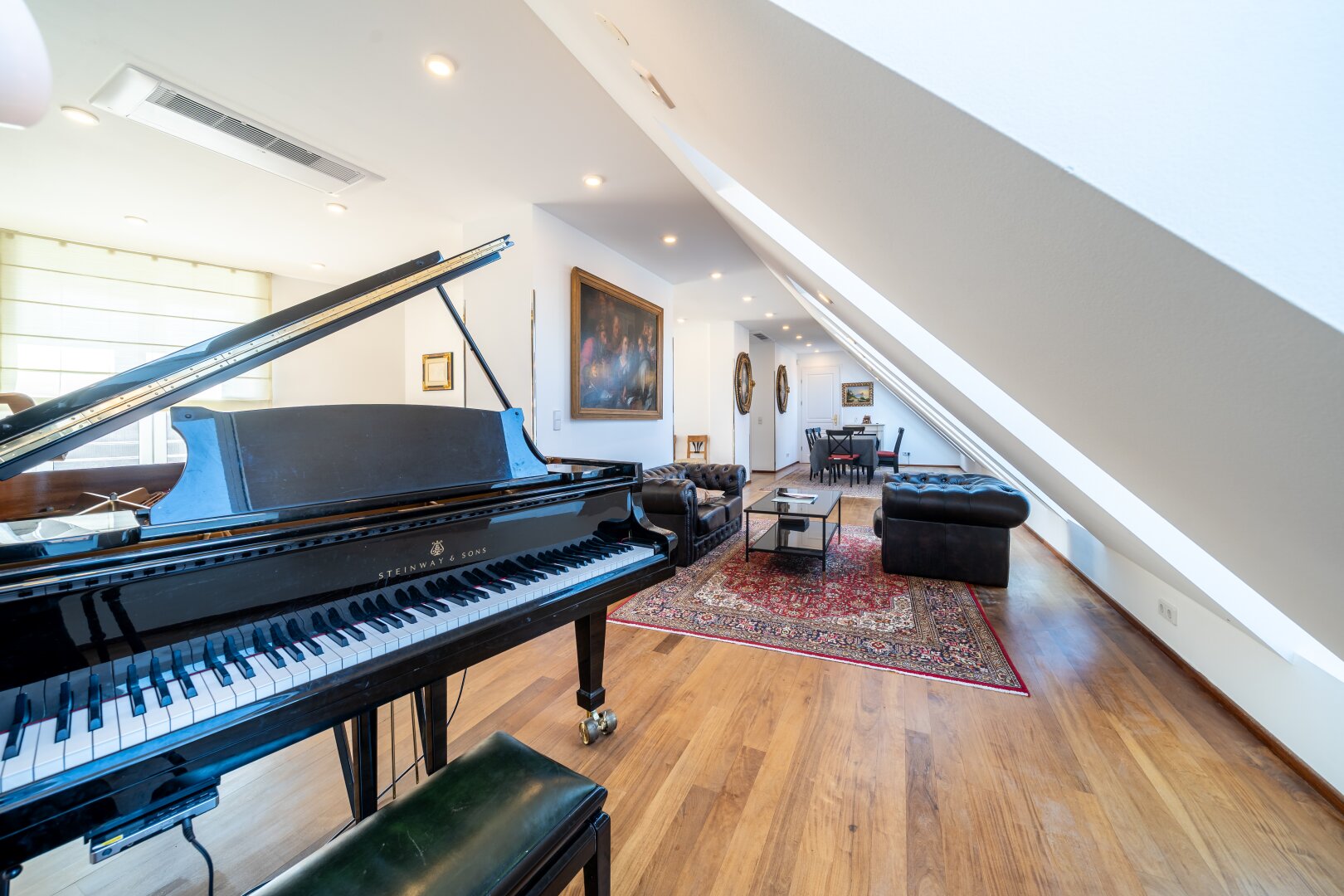 Penthouse-Charme: Exklusive Maisonette mit Dachterrasse