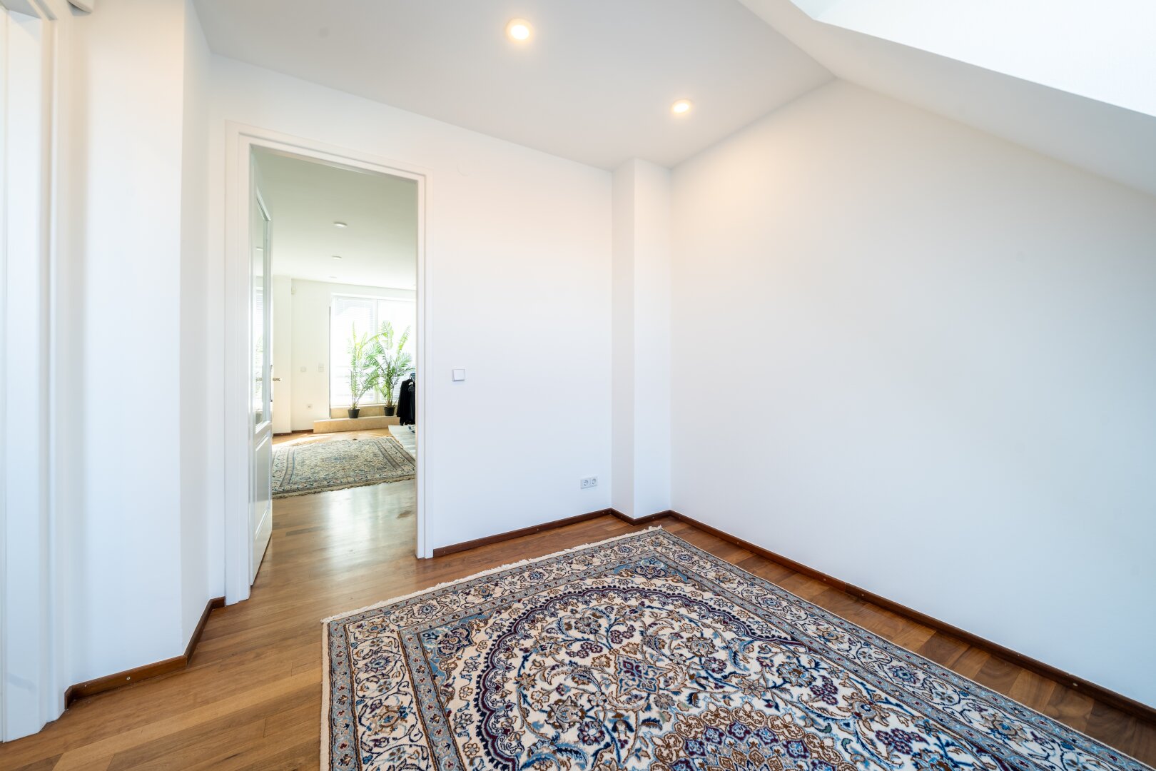 Penthouse-Charme: Exklusive Maisonette mit Dachterrasse