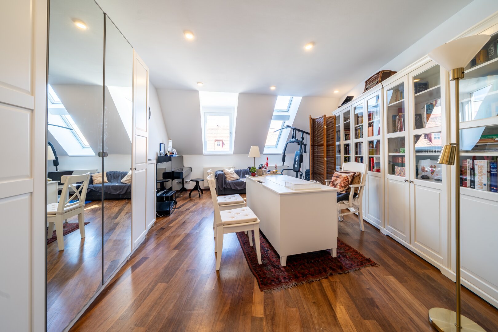 Penthouse-Charme: Exklusive Maisonette mit Dachterrasse