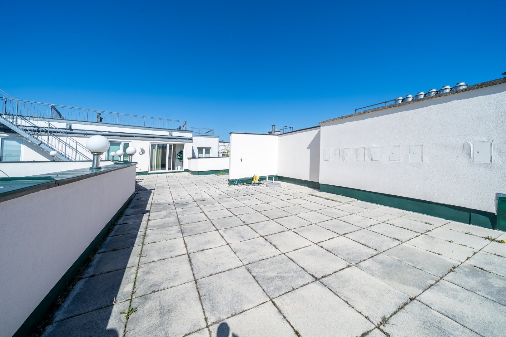 Penthouse-Charme: Exklusive Maisonette mit Dachterrasse