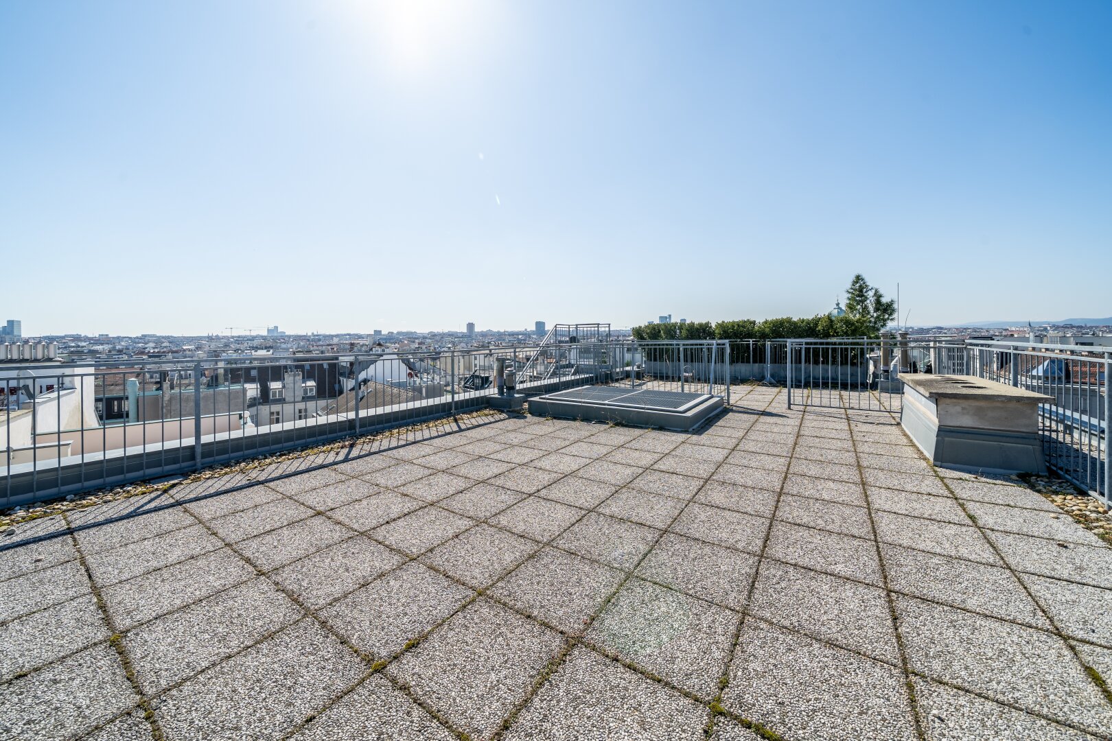 Penthouse-Charme: Exklusive Maisonette mit Dachterrasse