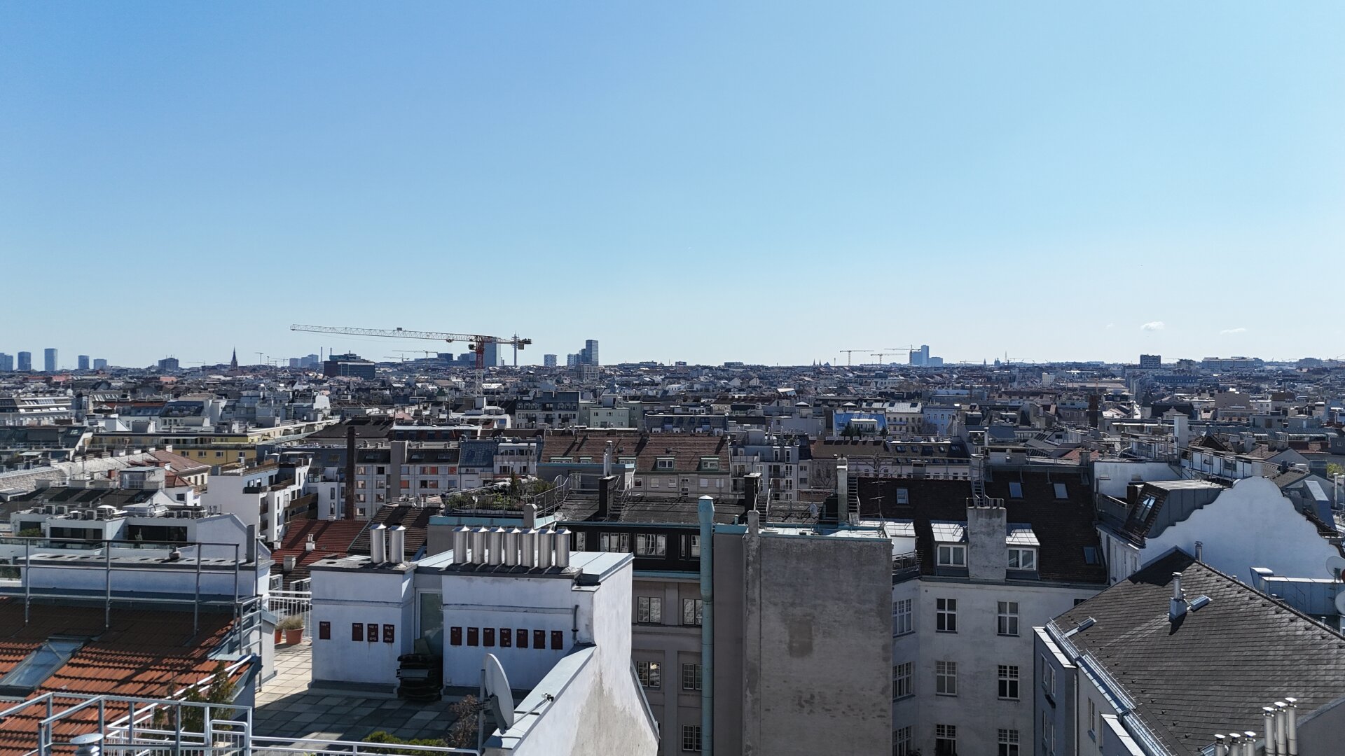 Penthouse-Charme: Exklusive Maisonette mit Dachterrasse