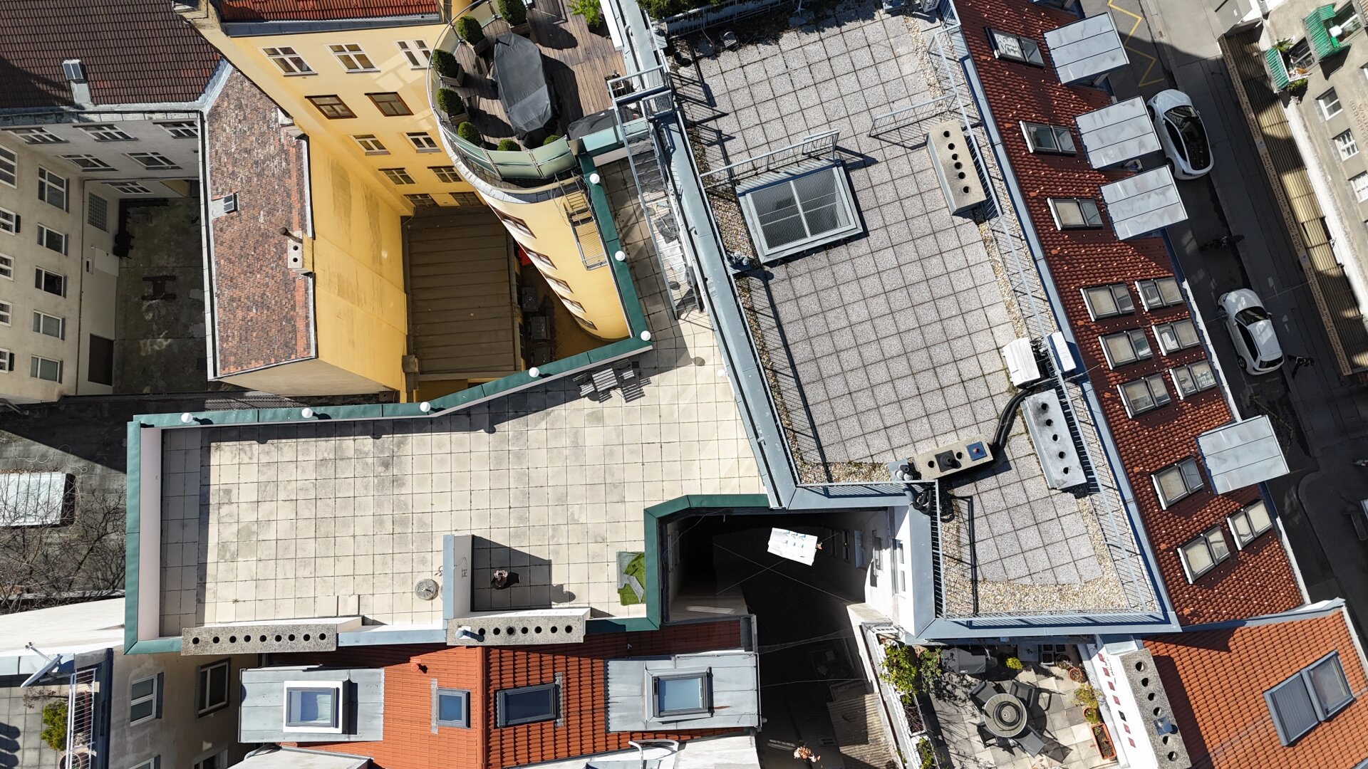 Penthouse-Charme: Exklusive Maisonette mit Dachterrasse