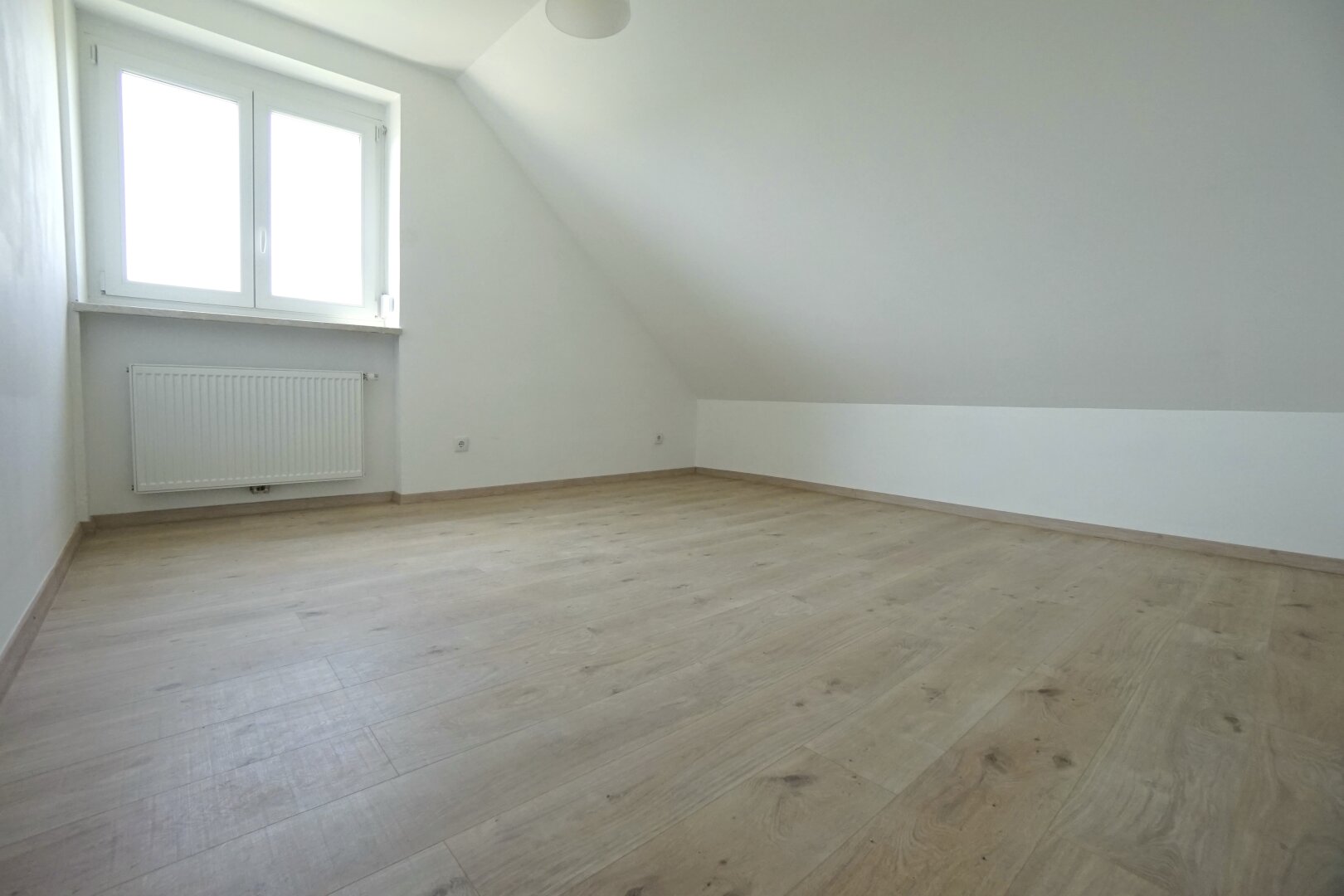 Befristetes Mehrparteiengebäude in ausgezeichneter Ruhelage - 7 Wohneinheiten